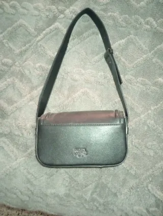 Bolso Karl Lagerfeld negro con Karlito