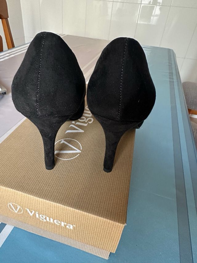 Zapatos de tacón negros ante