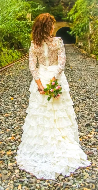 Vestido Novia Encaje. Cancán y velo de regalo.