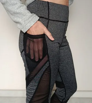 Mallas grises M-L con transparencias negras