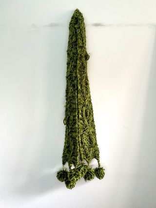 Sciarpa a maglia con  pon pon