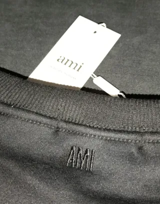 Sudadera Ami Negra con Corazón y A