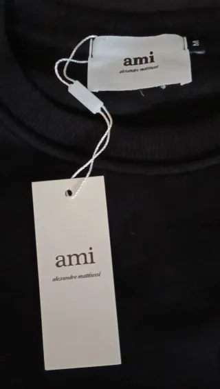 Sudadera Ami Negra con Corazón y A