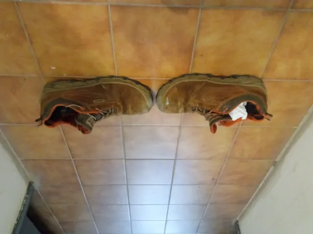 Zapatillas de seguridad marrones y naranjas 2x10€