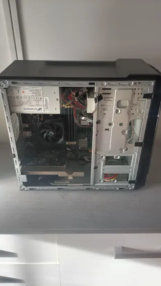 PC Sobremesa Acer AMD A10 12GB RAM GTX 1050