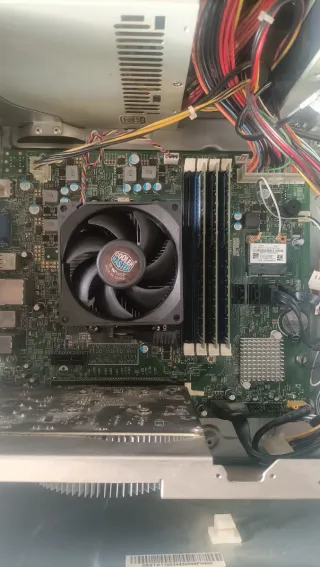 PC Sobremesa Acer AMD A10 12GB RAM GTX 1050