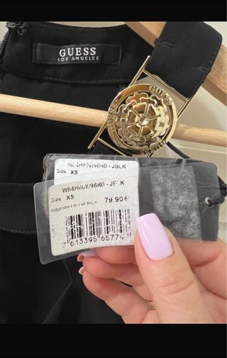 Top Guess original Negro con Detalles Dorados