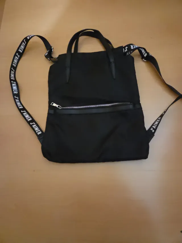 Mochila negra con correa J'Aimer