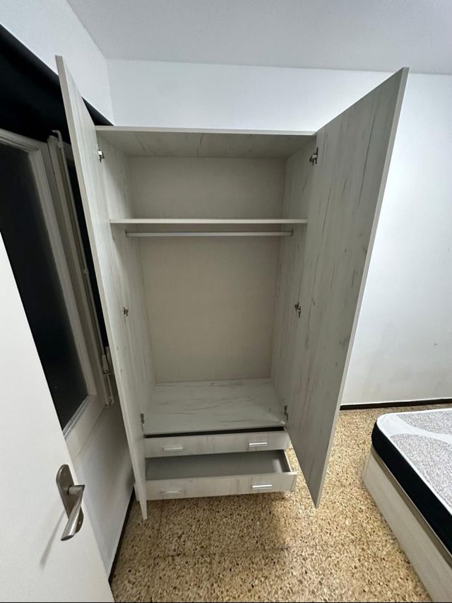 Canapes, armarios, sofa directamente desde almacén