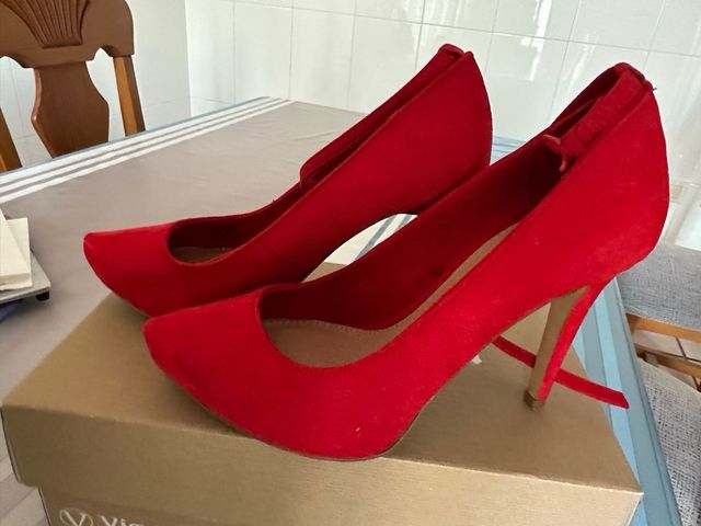 Zapatos de tacón Bershka rojos