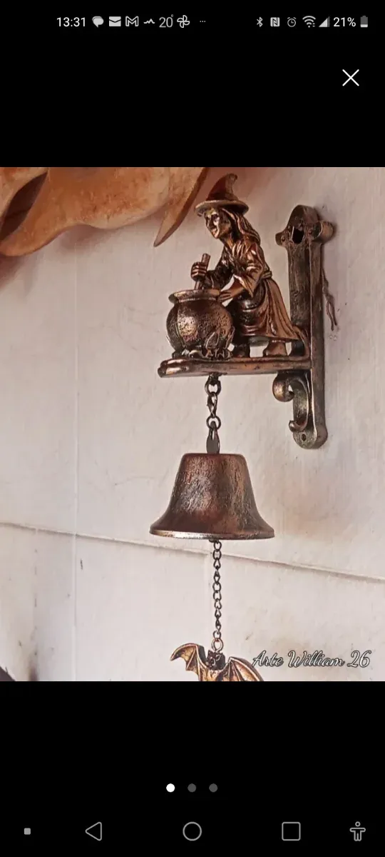 Campana de Bruja con Murciélago