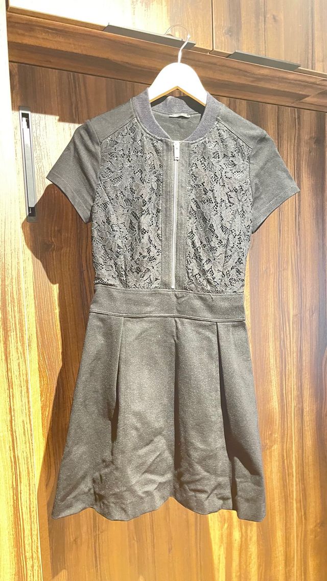 Vestido IKKS negro con encaje