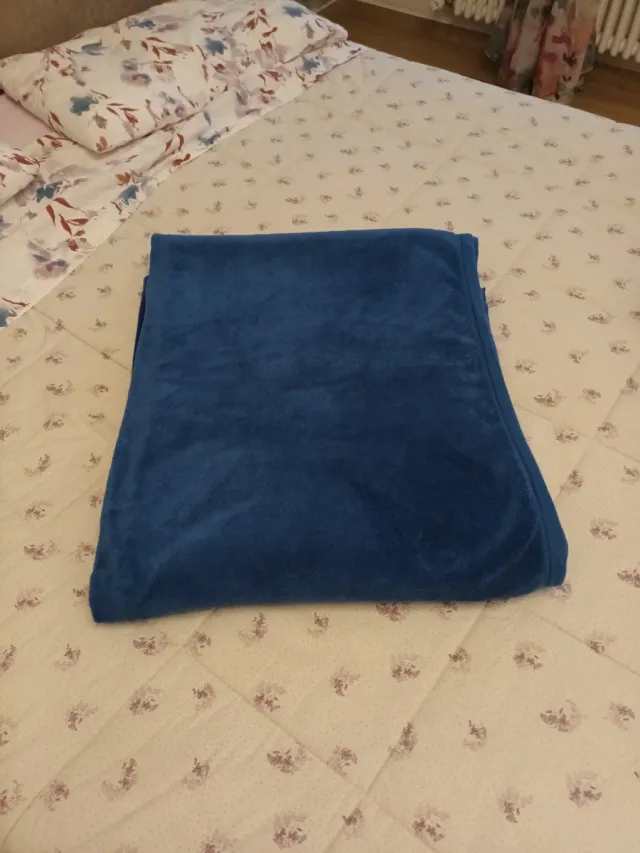 Coperta tipo ciniglia matrimoniale blu