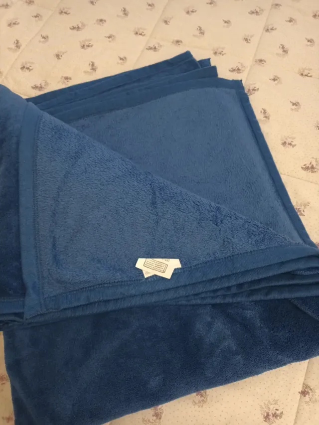 Coperta tipo ciniglia matrimoniale blu