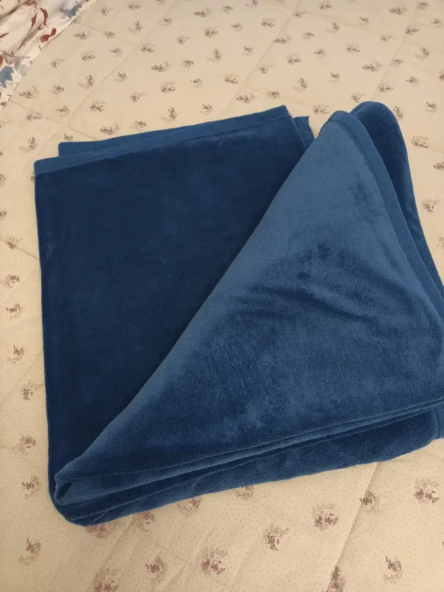 Coperta tipo ciniglia matrimoniale blu