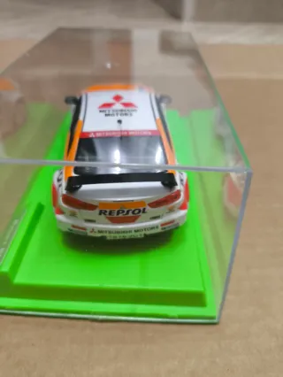 Scalextric Mitsubishi Repsol Avant Slot