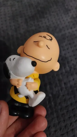 Figura Charlie Brown y Snoopy