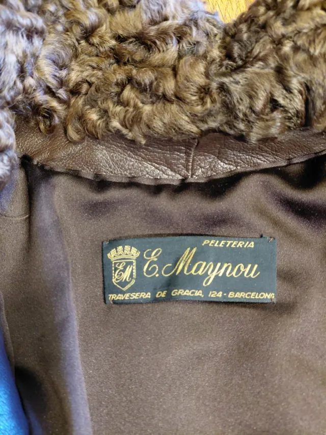 Abrigo de astracán marrón