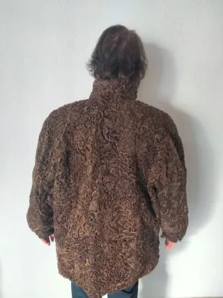 Abrigo de astracán marrón