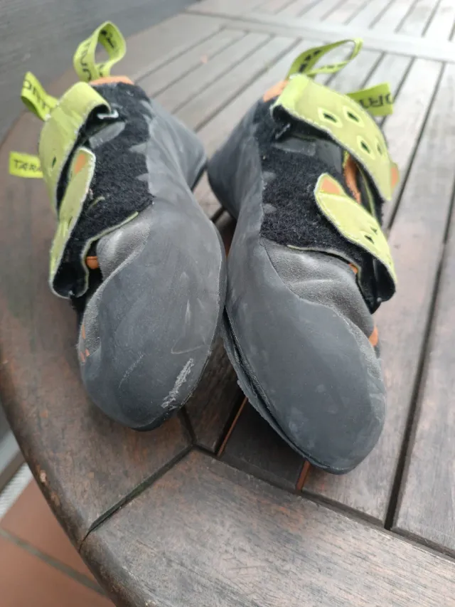 La Sportiva Tarantula 38.5 Pies de Gato