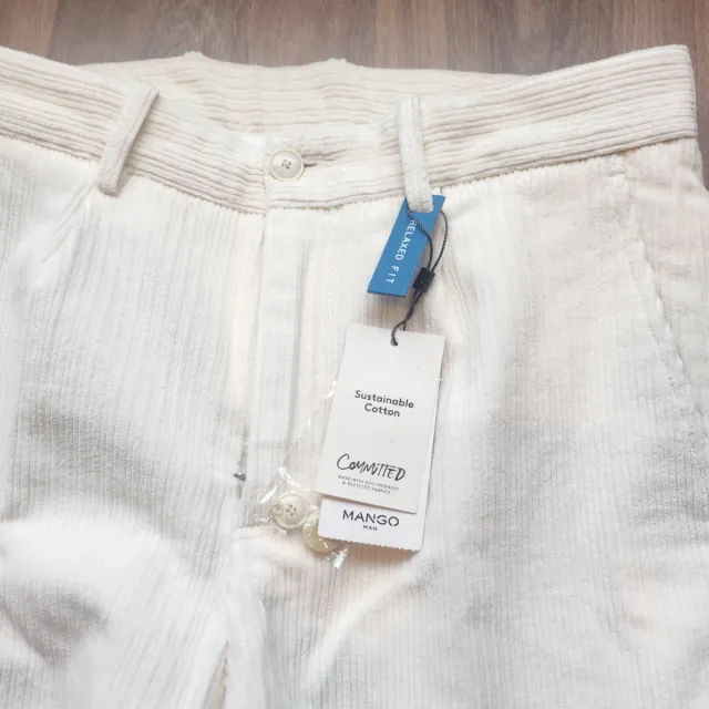 Pantalón pana blanco Mango Talla 42