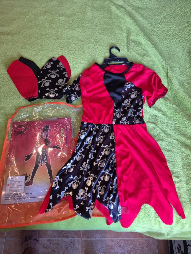 Disfraz niña pirata calaveras