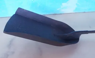 Paletta vintage in ferro con manico a molla