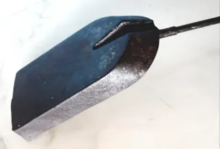 Paletta vintage in ferro con manico a molla