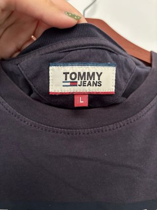 Camiseta Tommy Jeans NY 1985