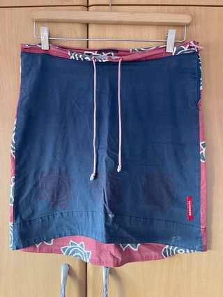 Falda Desigual azul y roja