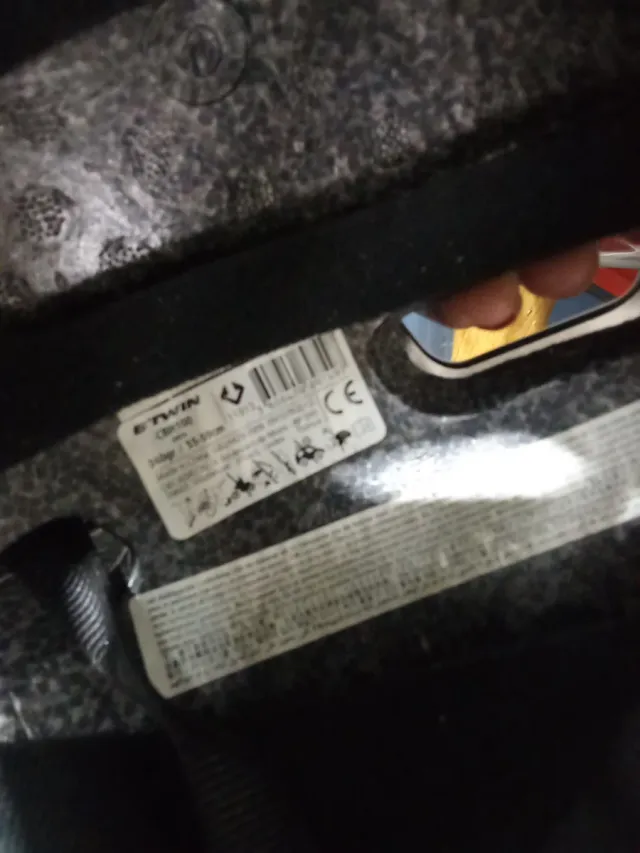 Casco B-TWIN Negro 240g. 55-59cm