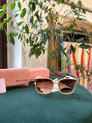 Occhiali da sole Miu Miu beige e marroni