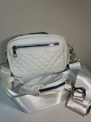 Bolso blanco acolchado con monedero