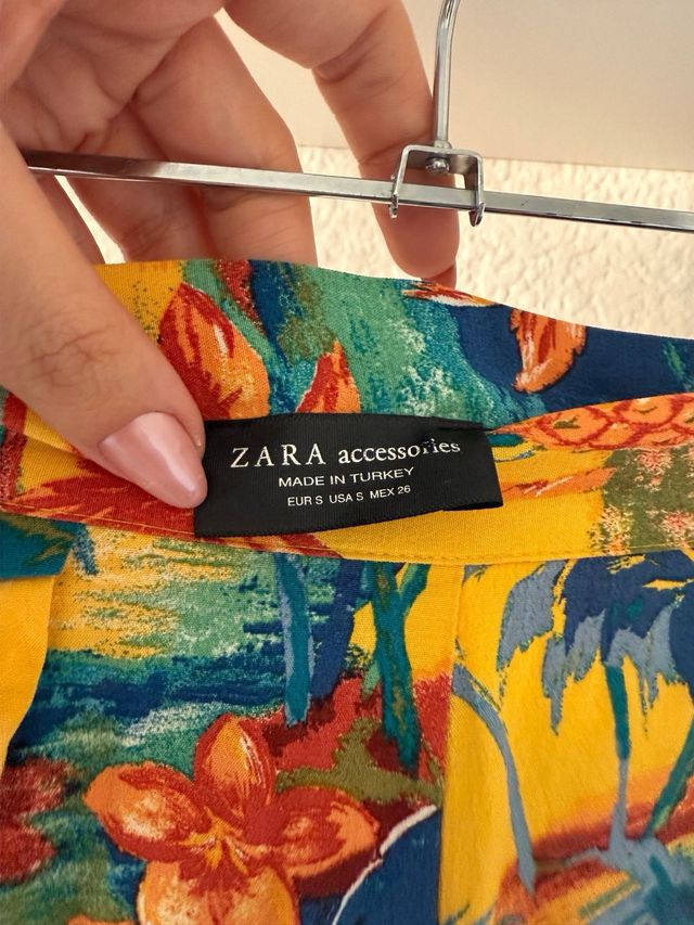Shorts ZARA estampado tropical