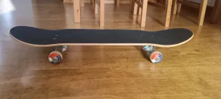 Monopatín completo, utilizado una sola tarde