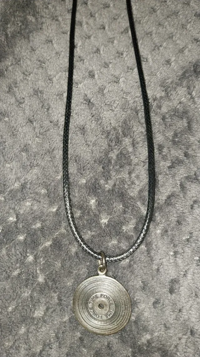 Collar Time Force plateado