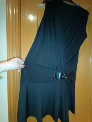 Vestido corto negro y plateado