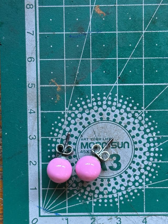 Pendientes bolita rosa
