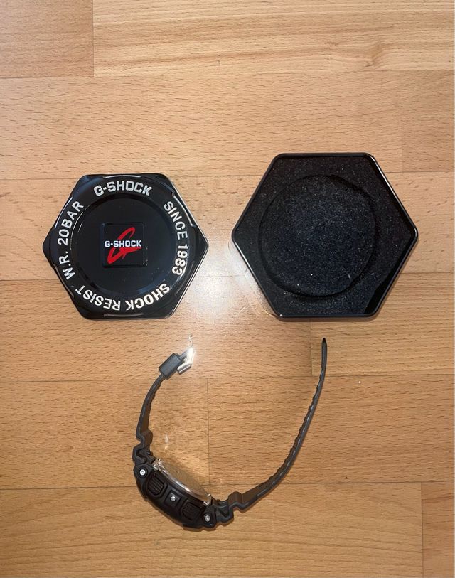 Reloj Casio G-Shock Negro y Dorado