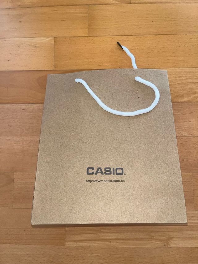 Reloj Casio G-Shock Negro y Dorado