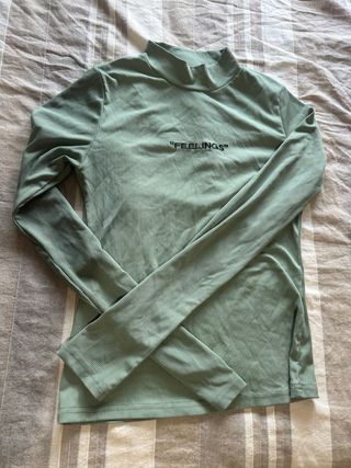 Camiseta verde Feelings cuello alto