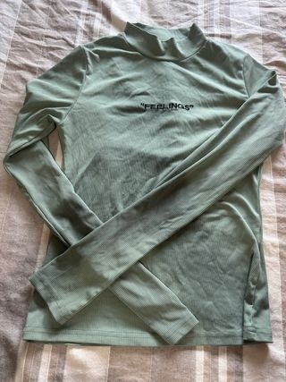 Camiseta verde Feelings cuello alto