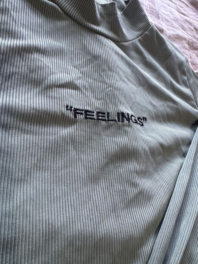 Camiseta verde Feelings cuello alto