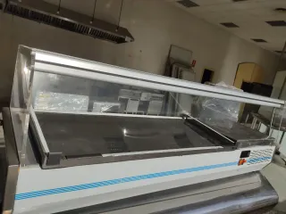 Vitrina expositora refrigerada