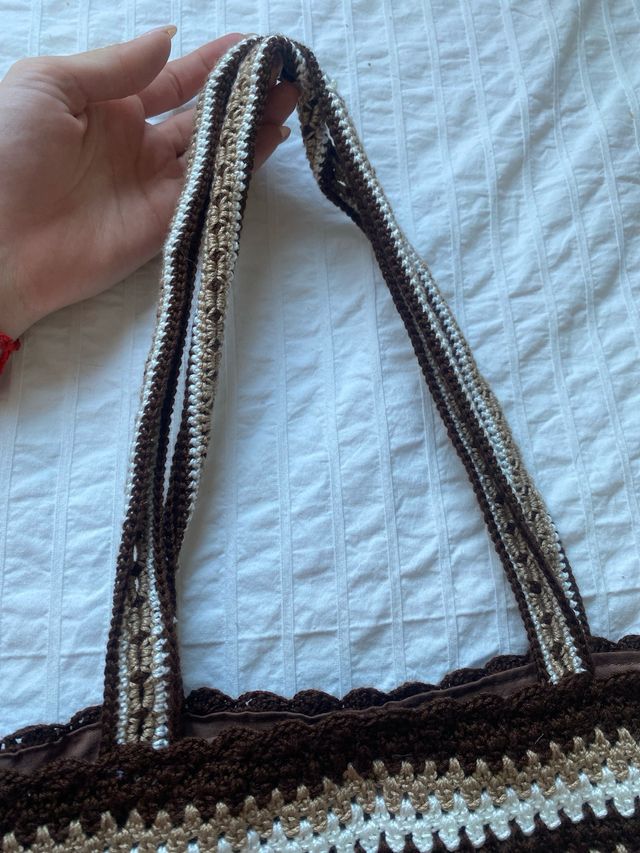 Bolso tejido a mano - marrón y blanco