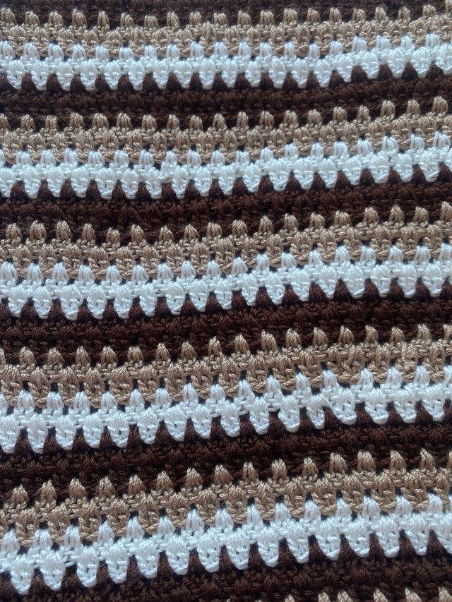 Bolso tejido a mano - marrón y blanco