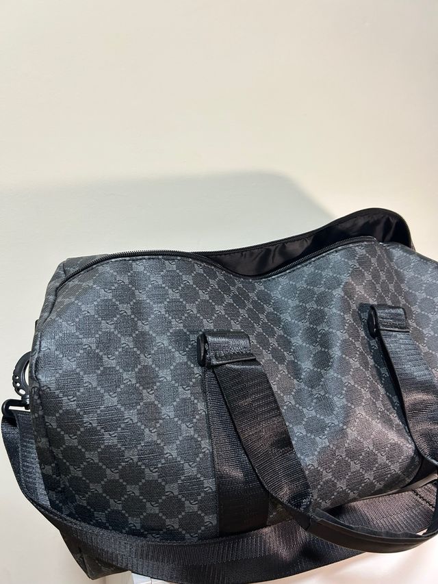 Bolso de viaje estampado negro