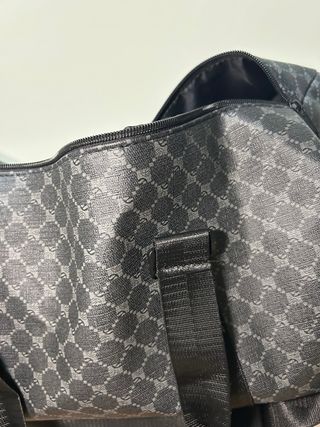 Bolso de viaje estampado negro