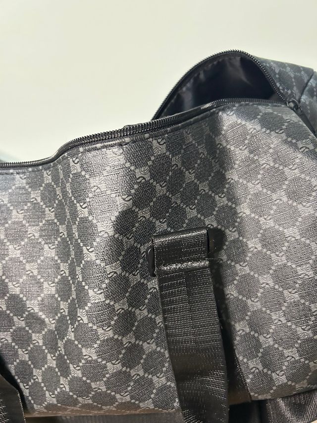 Bolso de viaje estampado negro