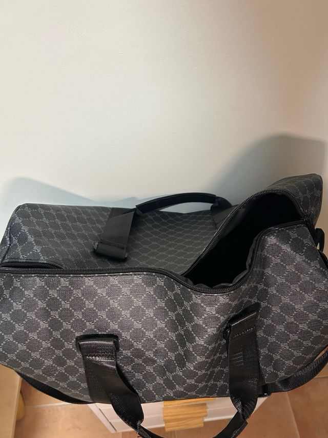 Bolso de viaje estampado negro